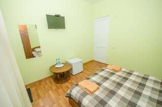 Гостиница Инжир Севастополь Стандартный двухместный номер с 1 кроватью или 2 отдельными кроватями-4