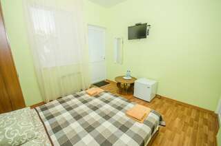 Гостиница Инжир Севастополь Стандартный двухместный номер с 1 кроватью или 2 отдельными кроватями-5